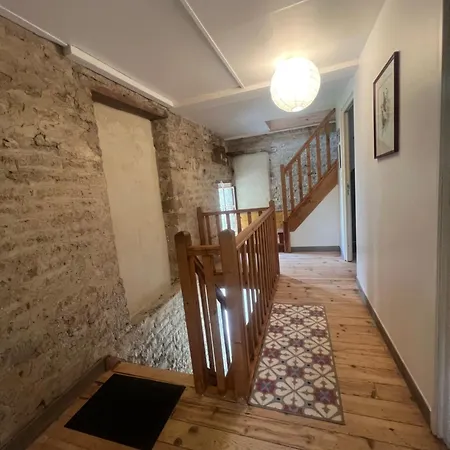 1 Chateau Bellenau Saint-Come-du-Mont