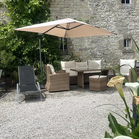 1 Chateau Bellenau * Saint-Come-du-Mont