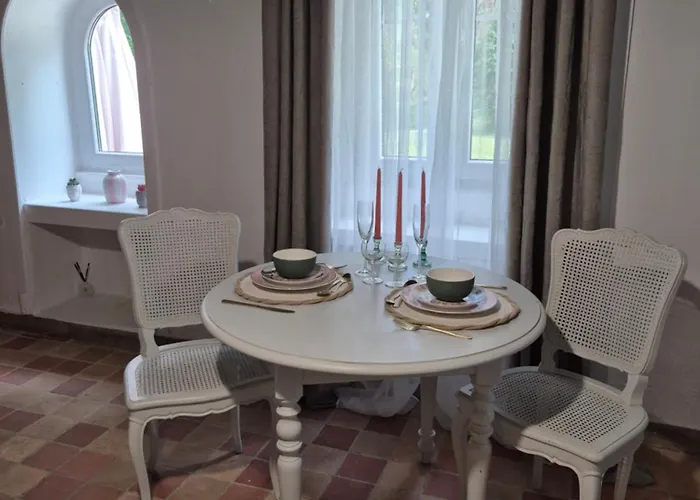 1 Chateau Bellenau * Saint-Come-du-Mont